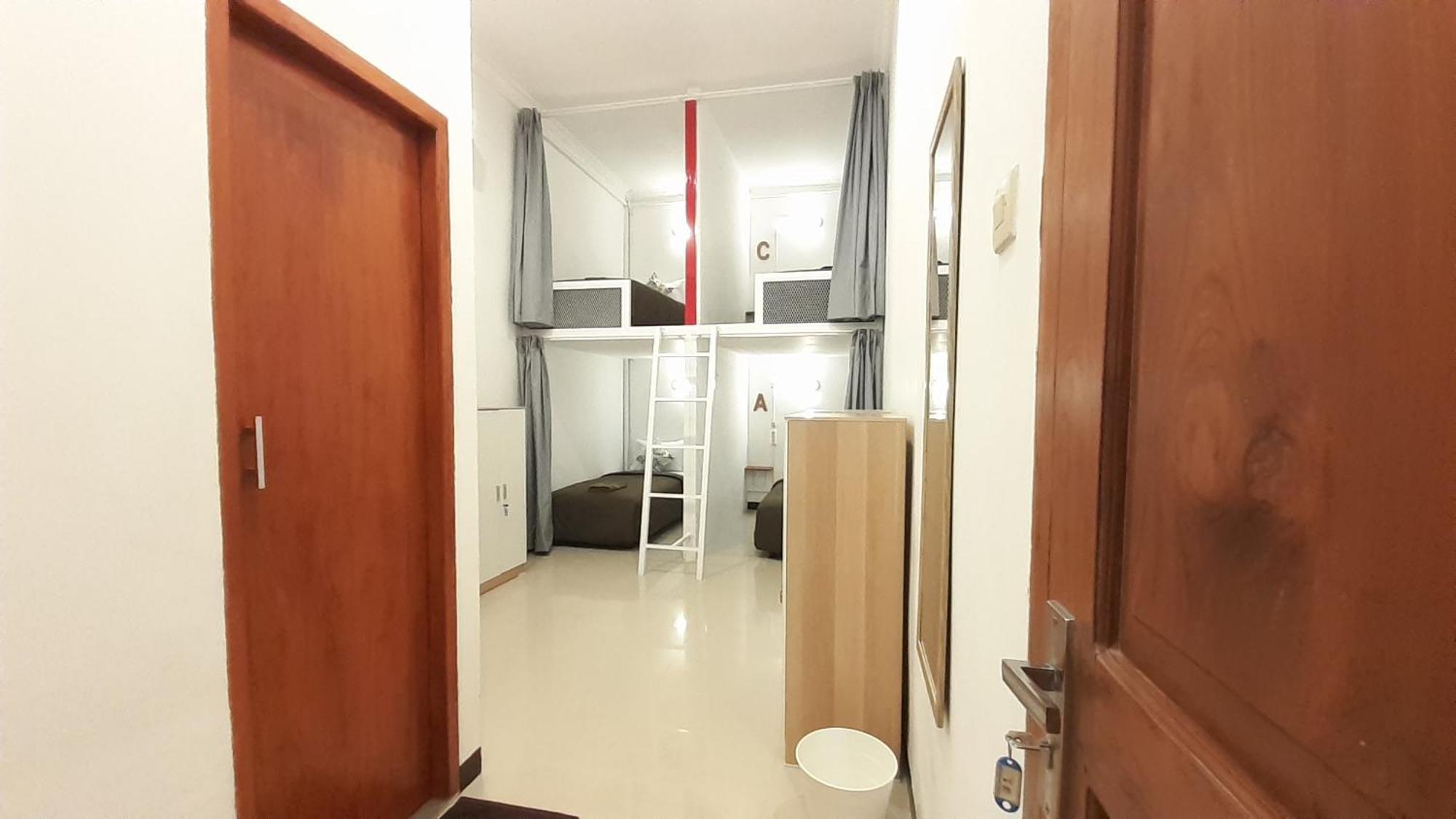 Revive By Snooze Hostel Banyuwangi  Exterior photo