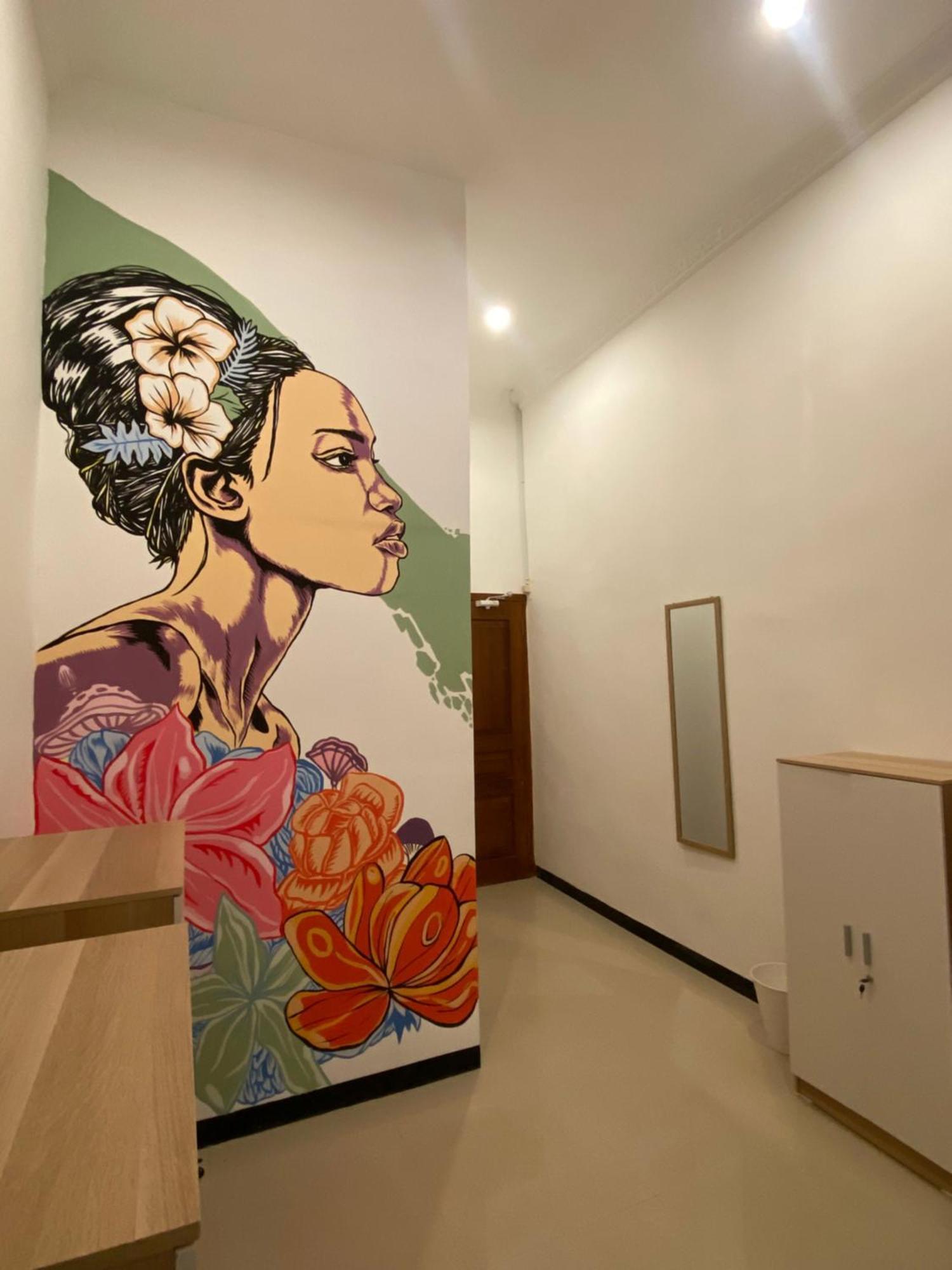Revive By Snooze Hostel Banyuwangi  Exterior photo